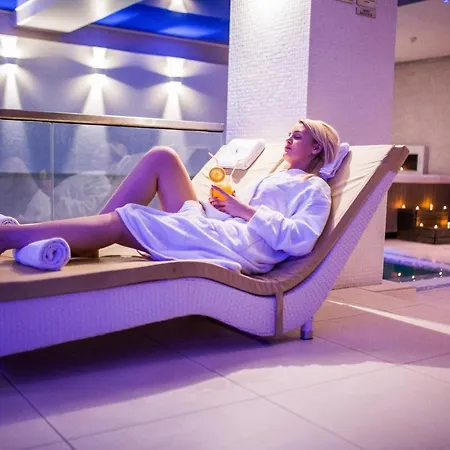 Park Hotell 4*